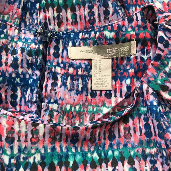 Forever 21 Short Sleeve Shift Dress Size Medium - Picture 4 of 10